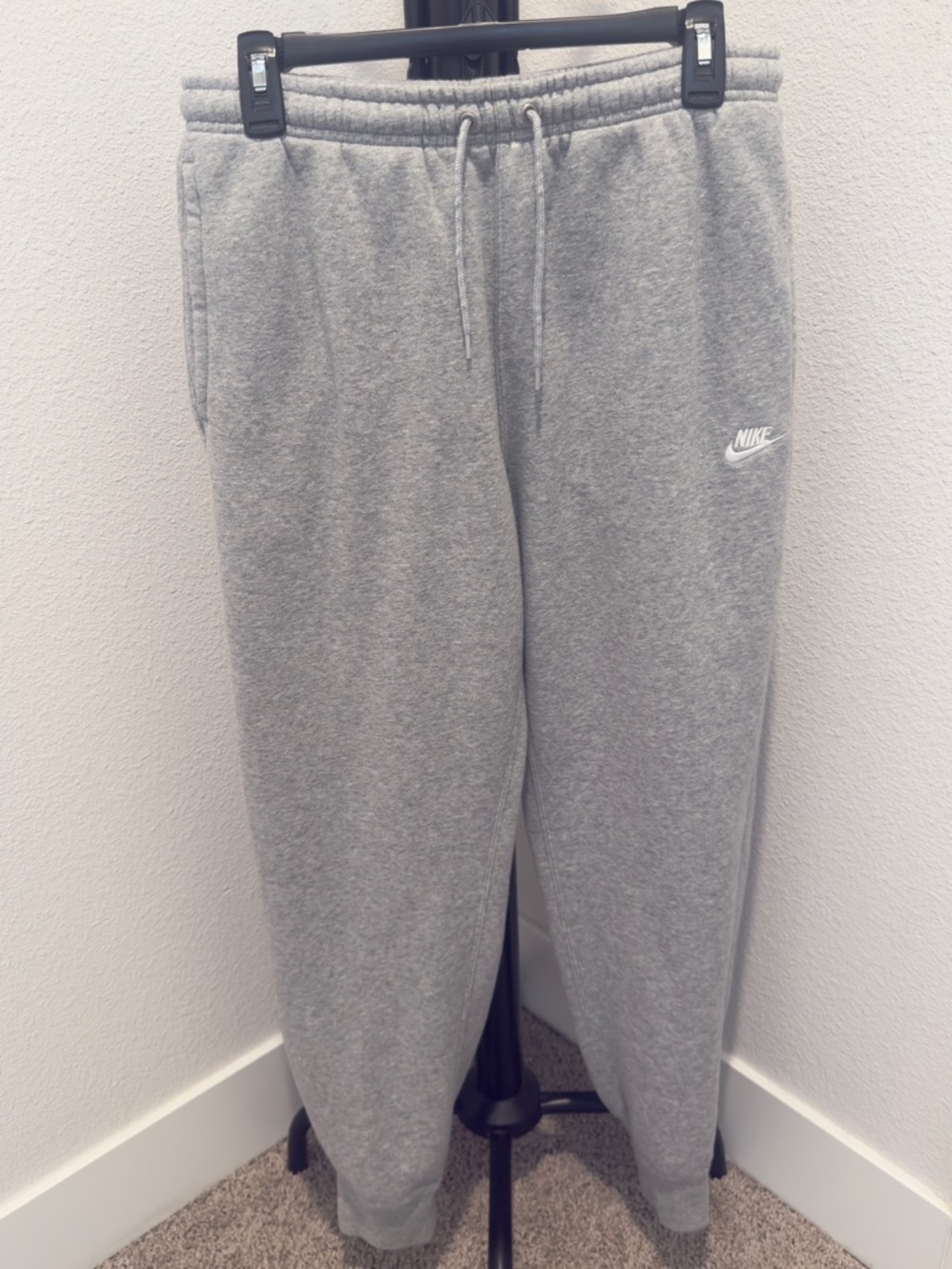 🩶 SOLD - Nike Club Light Gray Jogger Sweatpants